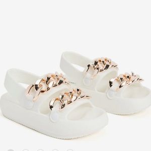Kenneth Cole | Trendy Chunky Platform Sandal